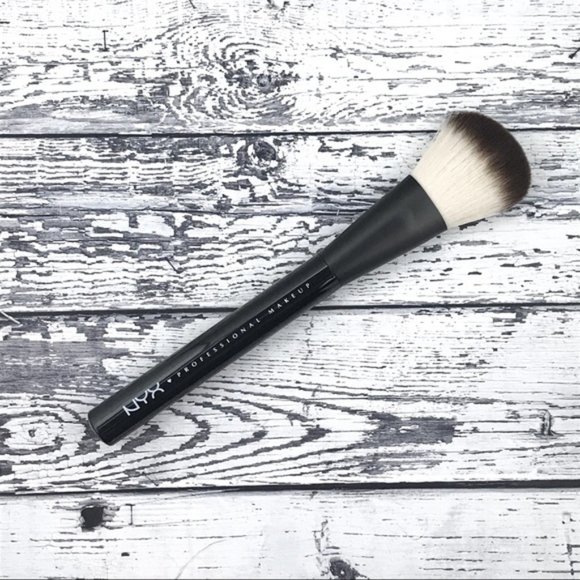 NEW NYX PRO POWDER BRUSH - Picture 5 of 5